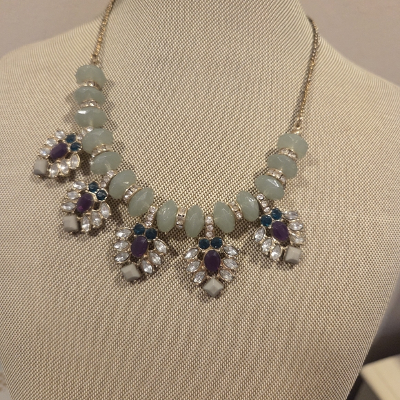 Elegant Multi-Color Statement Necklace - Picture 2 of 3